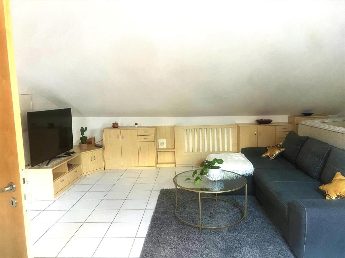 Schloß Holte-Stukenbrock Moeblierte 3 Zimmer Apartment - Mit Smart Tv, Wlan Und Kostenfreie Parkplaetze מראה חיצוני תמונה